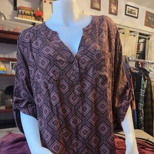 Torrid Harper Black and Pink Diamond Pattern Blouse